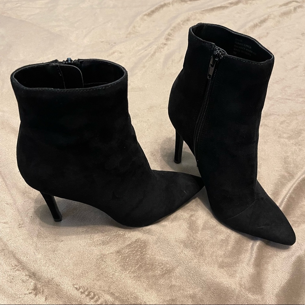 Thalia Sodi black ankle bootie